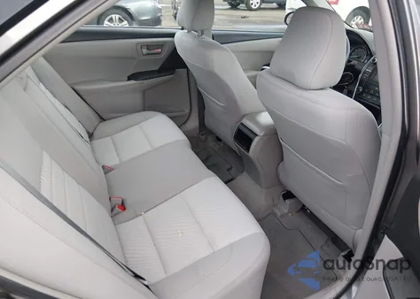 2015 Toyota Camry Le z USA, uszkodzony, nr VIN 4T1BF1FK0FU101204